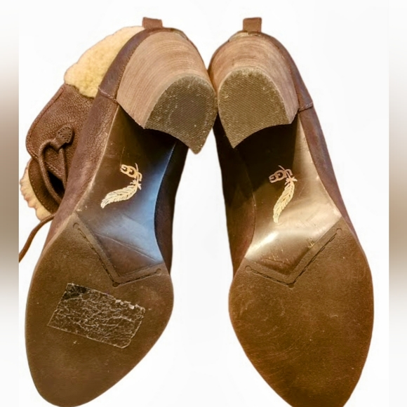 💞EUC💞 | UGG Australia | Analise Lace Up 3½" Heeled Booties - Picture 8 of 16